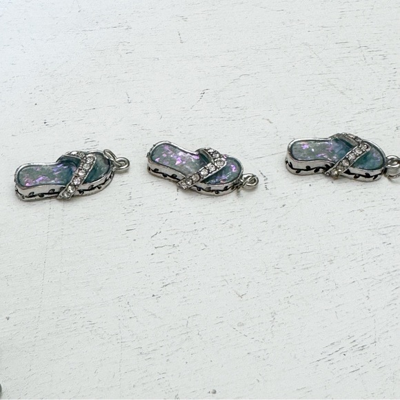 Set of 3 Abalone Shell Flip Flop Pendant Bracelet Rhinestone Charms Silver Tone - Picture 3 of 9